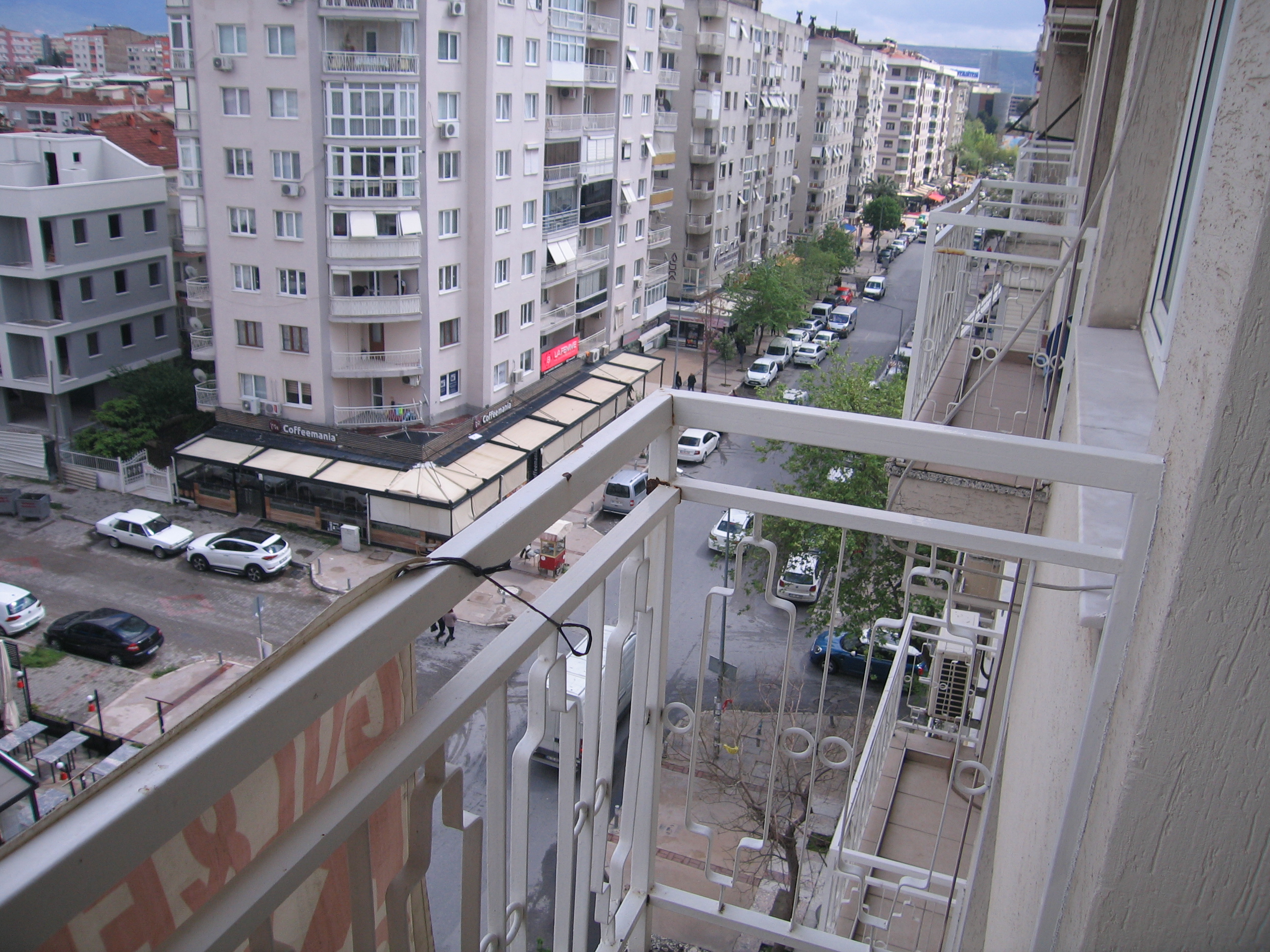 HAŞİM İŞCAN CAD ÜSTÜ BAKIMLI KİRALIK DAİRE İzmir Güler Emlak