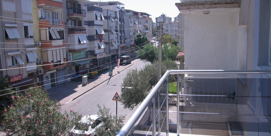 MANSUROĞLUNDA SATILIK DAİRE İzmir Güler Emlak Satılık Kiralık Ev
